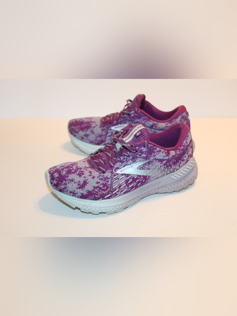 Brooks Adrenaline GTS 21 Women’s Shoes Size 7.5